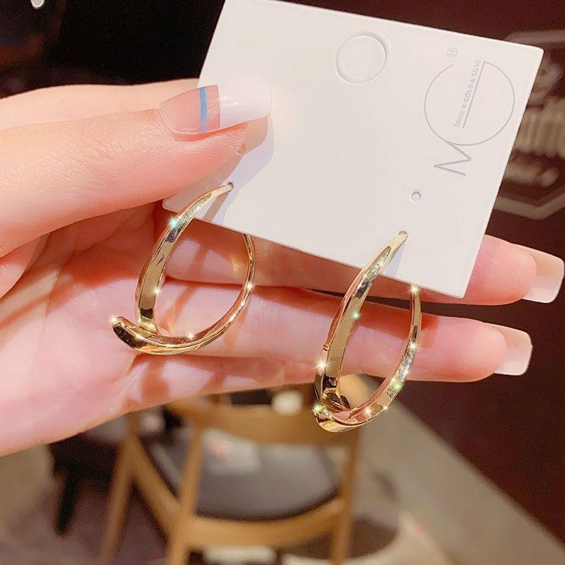 Simple Curved Fashion Earrings