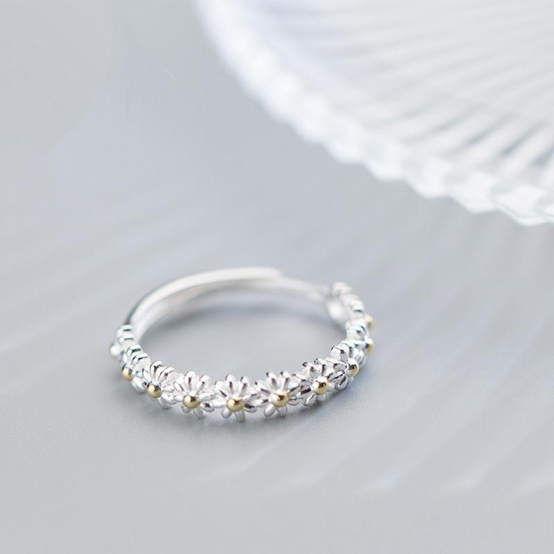 Adjustable Daisy Ring