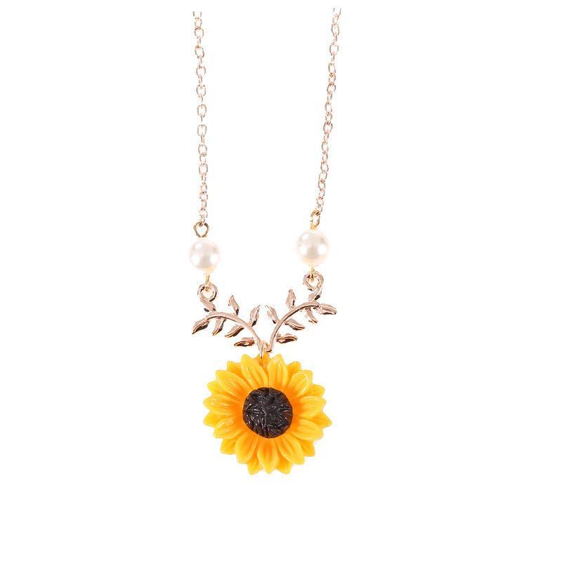 Fascinating Pearl Sunflower Necklace