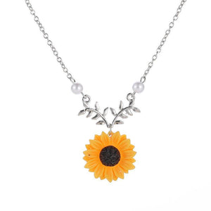 Fascinating Pearl Sunflower Necklace